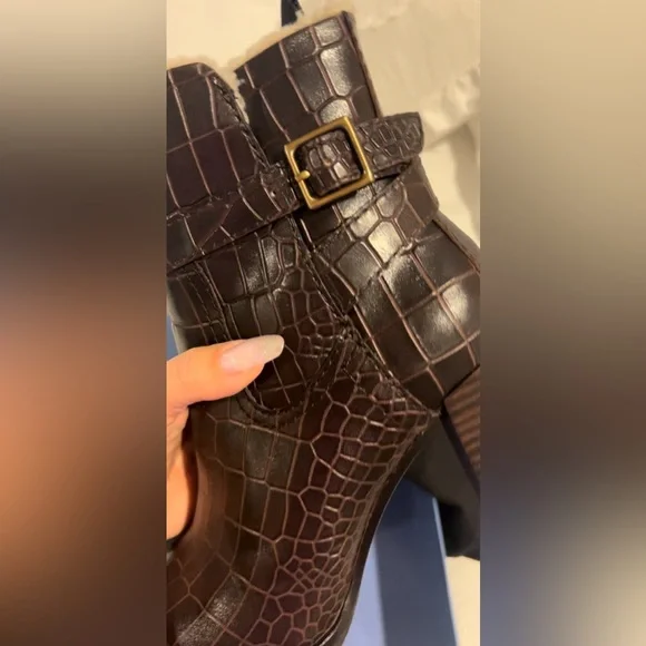 🤎NEW WITH BOX & dust bag Paige chocolate leather, croc-stamped boot 🐿️ - Picture 17 of 17